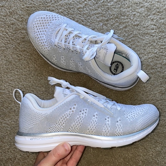 APL Shoes - Like new- APL Techloom Pro - Metallic Silver/White